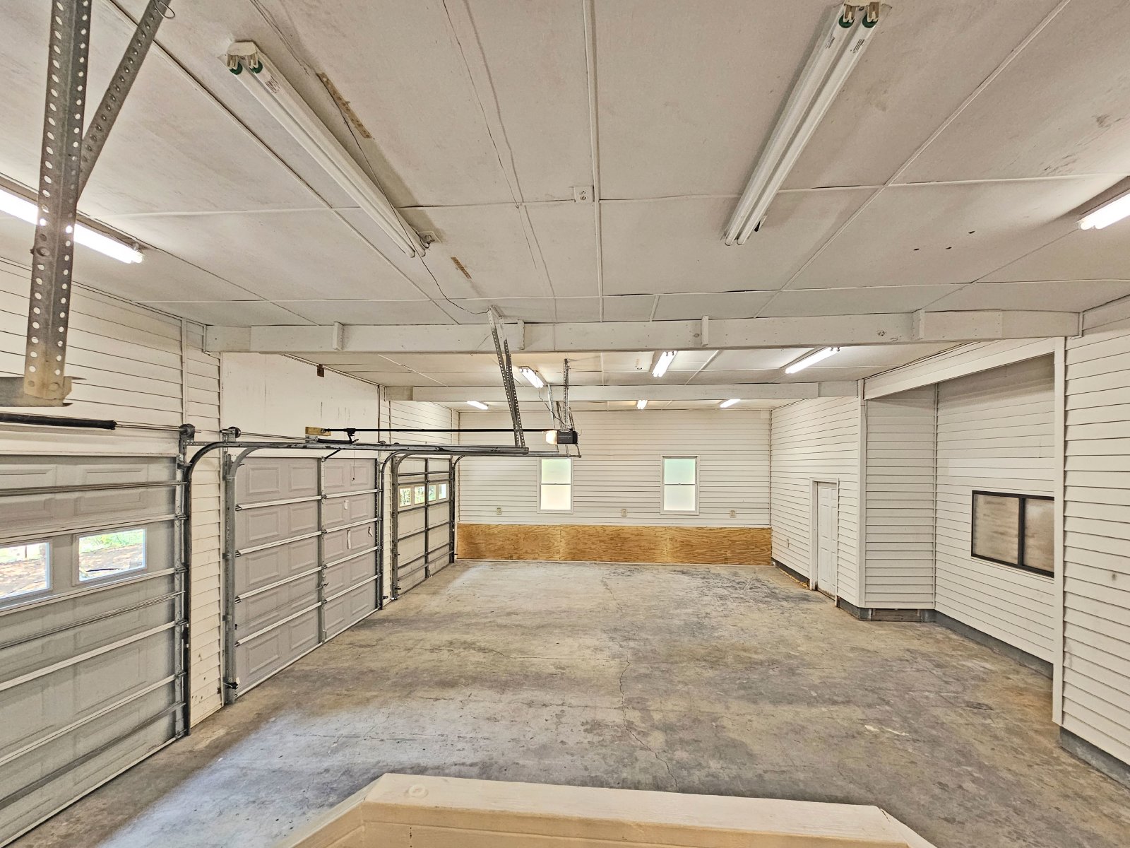COMING SOON: Spacious East Cobb Cape Cod with Main-Level Primary Suite & 3-Car Garage property image