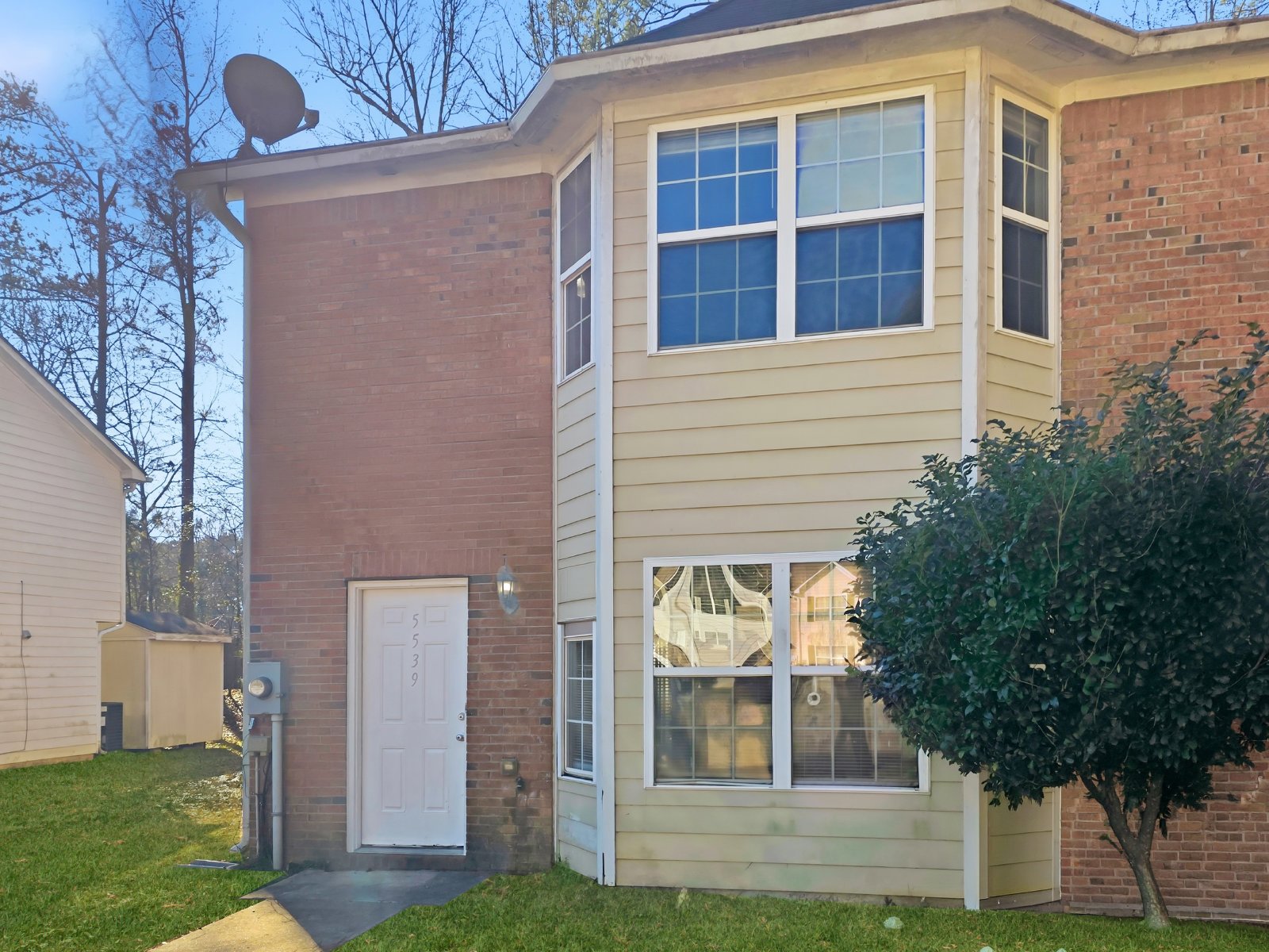 Updated 3BR Townhome Minutes from I-75, Airport & Downtown Atlanta property image