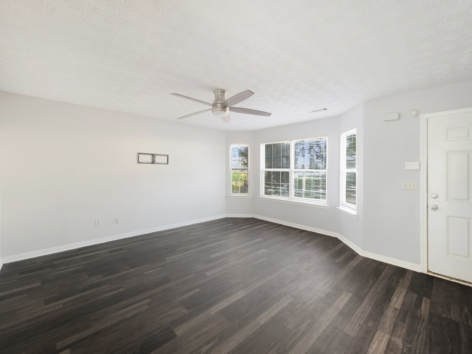 Updated 3BR Townhome Minutes from I-75, Airport & Downtown Atlanta property image