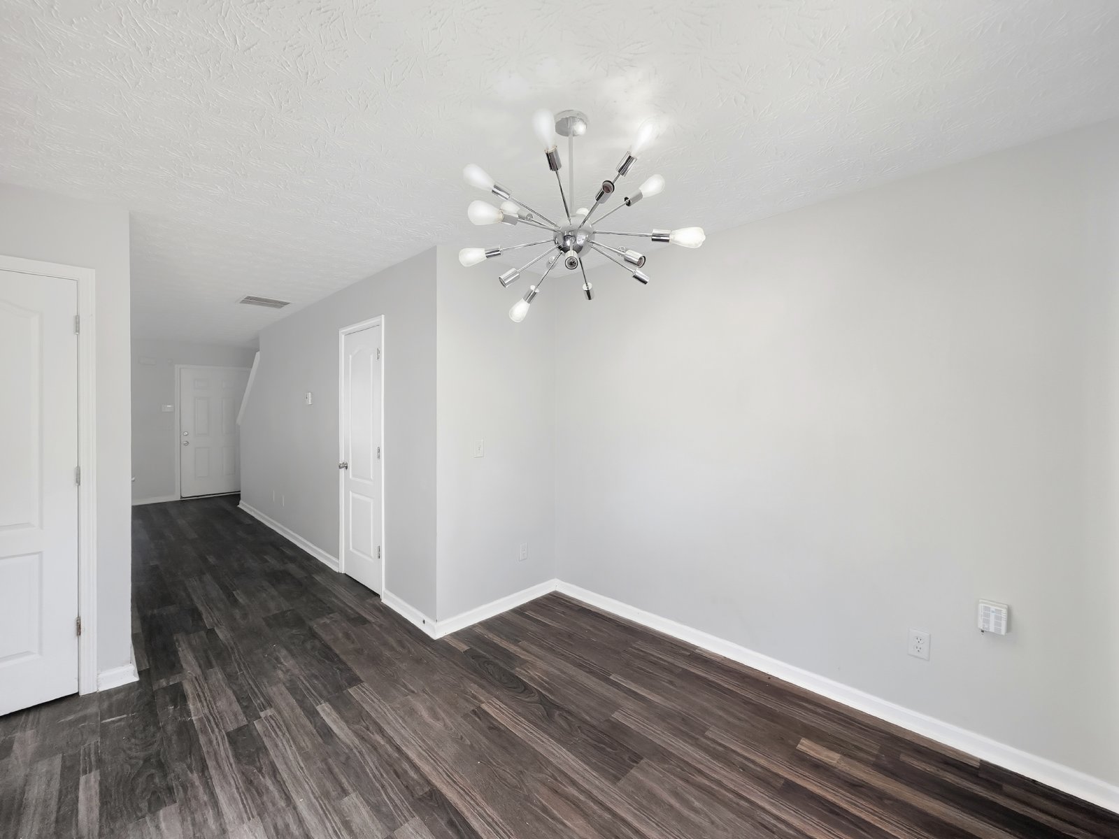 Updated 3BR Townhome Minutes from I-75, Airport & Downtown Atlanta property image