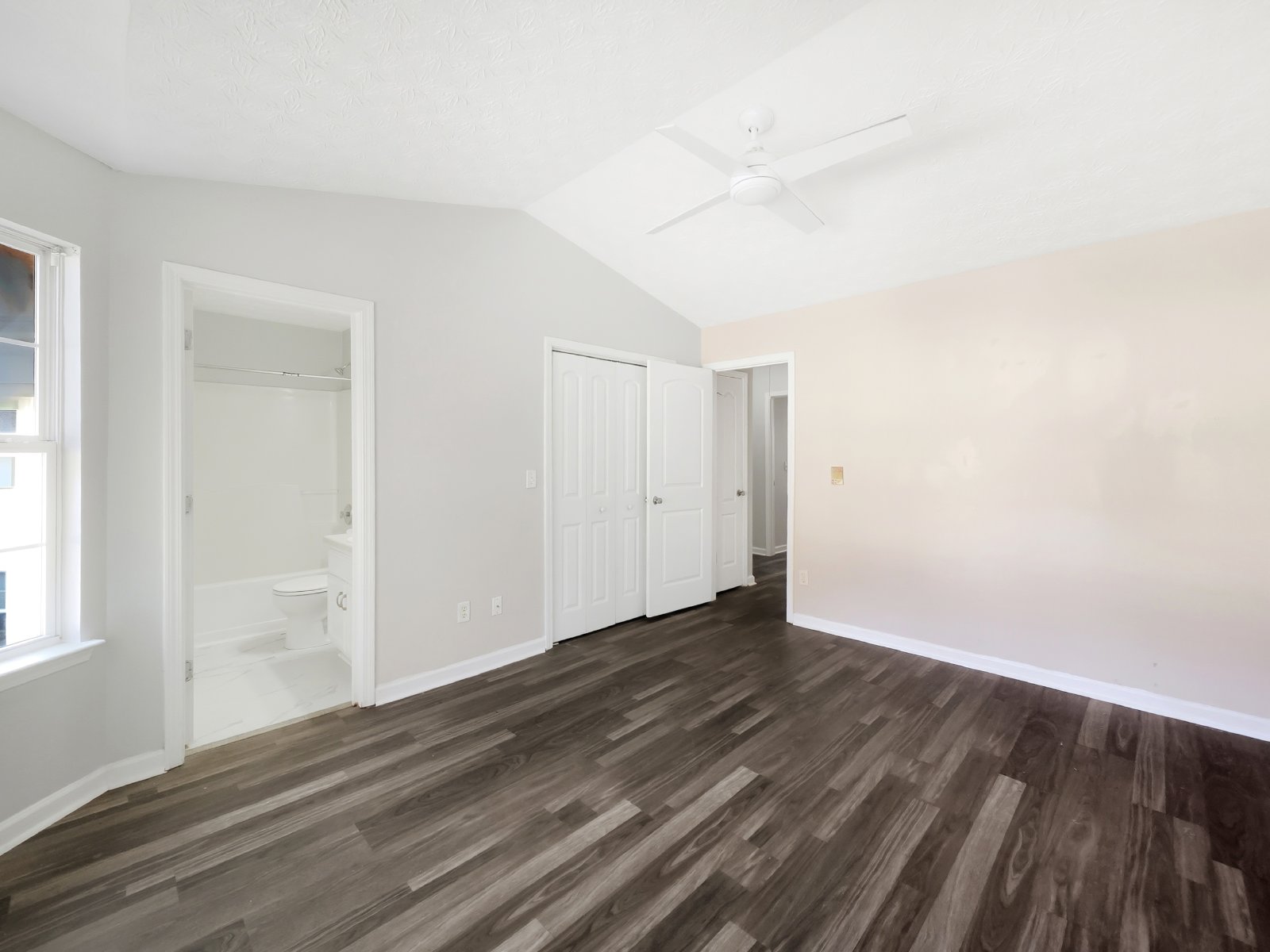 Updated 3BR Townhome Minutes from I-75, Airport & Downtown Atlanta property image