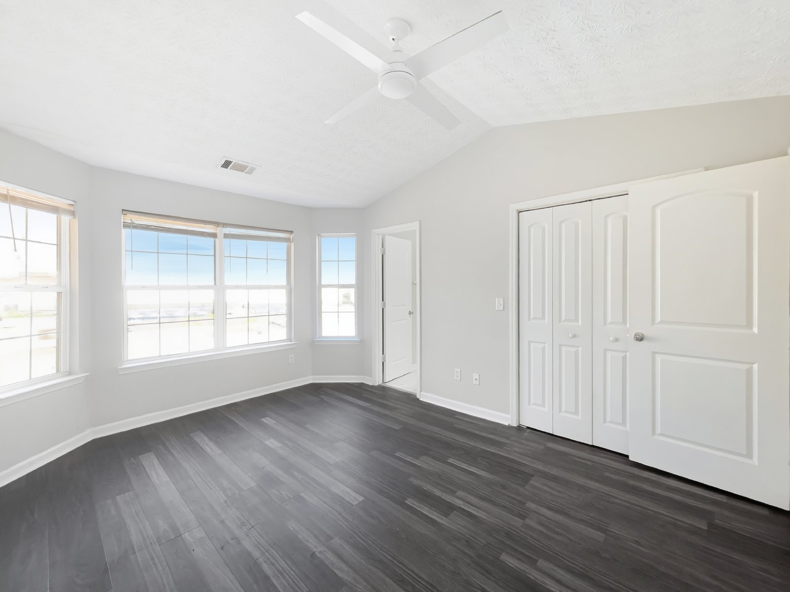 Updated 3BR Townhome Minutes from I-75, Airport & Downtown Atlanta property image