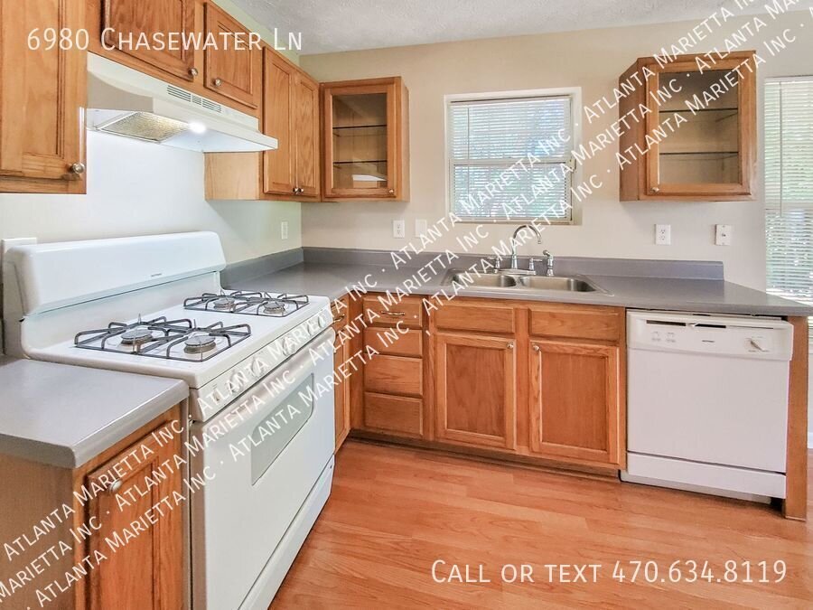 COMING SOON – Spacious 3-Bedroom Home in Springchase | Cul-de-Sac Location property image