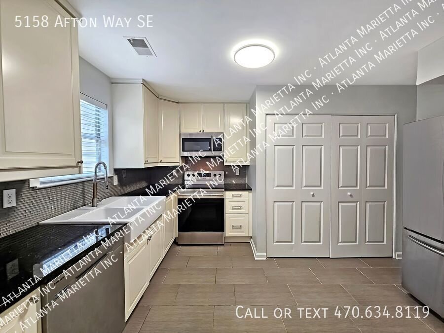 Beautifully Updated 2/2.5 Townhome Near Truist Park property image