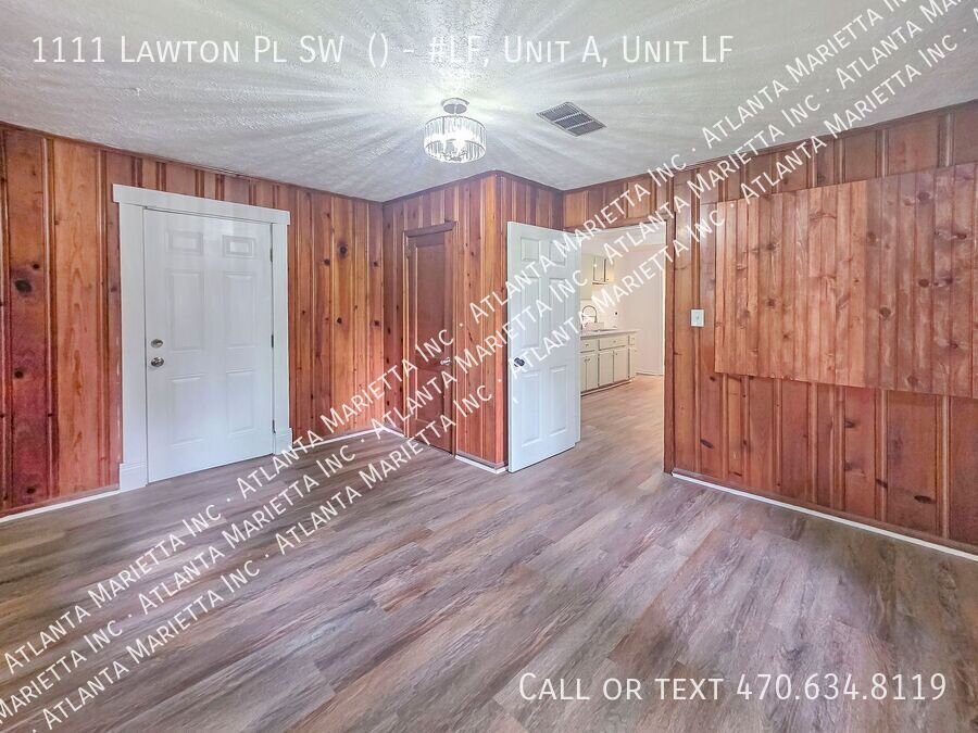 Renovated 2-Bedroom Duplex in Atlanta’s West End - Housing Vouchers Accepted - $500 toward rent property image