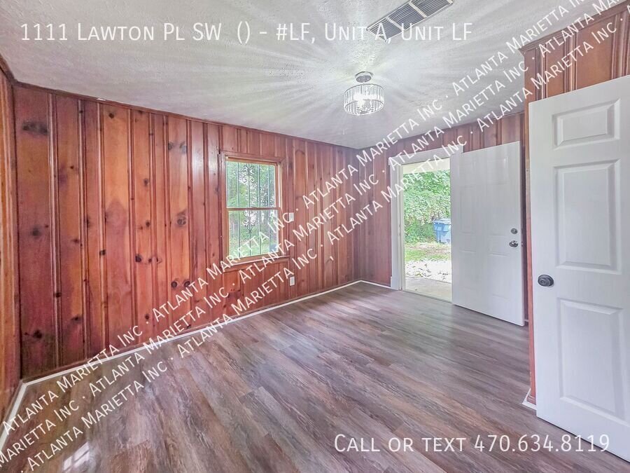 Renovated 2-Bedroom Duplex in Atlanta’s West End - Housing Vouchers Accepted - $500 toward rent property image