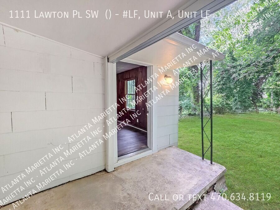 Renovated 2-Bedroom Duplex in Atlanta’s West End - Housing Vouchers Accepted - $500 toward rent property image