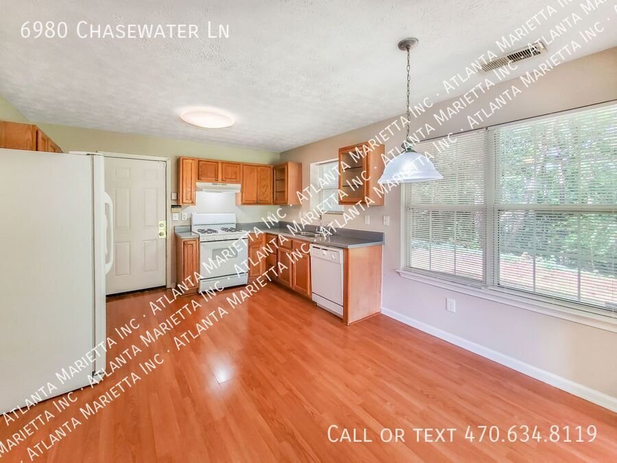 Spacious 3-Bedroom Home in Springchase | Cul-de-Sac Location property image