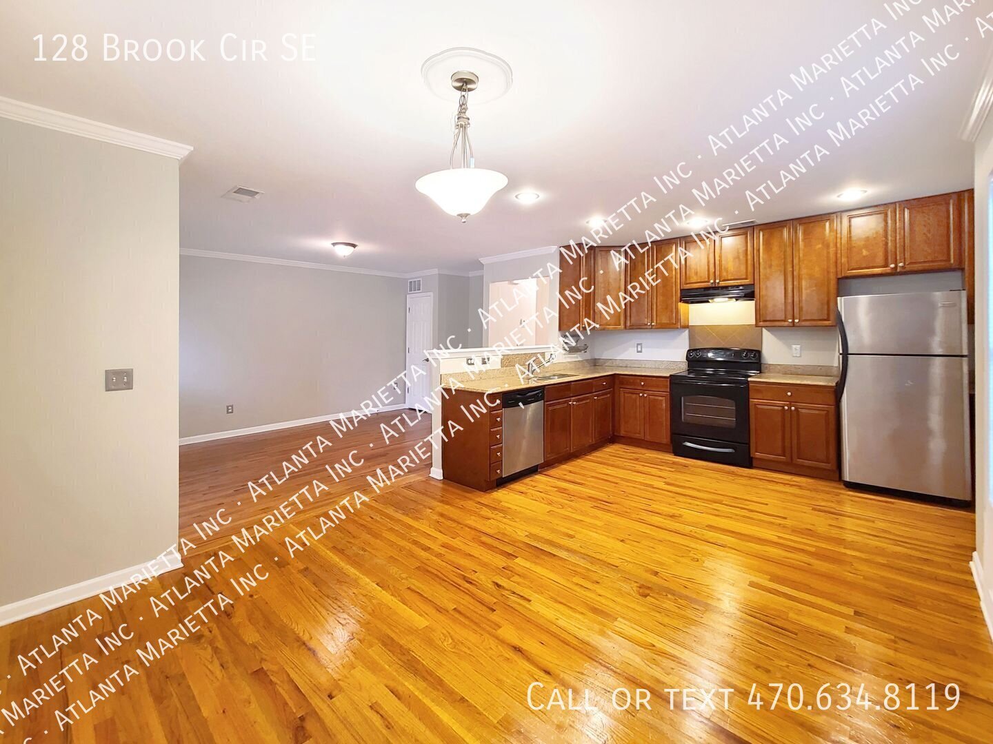 Spacious 4-Bedroom Townhome with 3.5 Baths, Main-Level Primary Suite & Parking for 4 Vehicles – Just Minutes from Marietta Square! property image